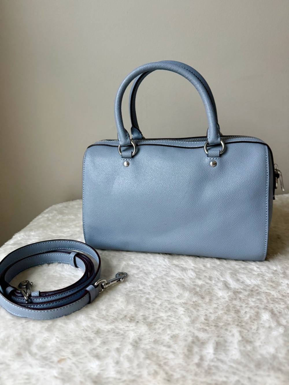 Coach Rowan bag in Light Blue Leather with Pink Chain - Picture 7 of 13